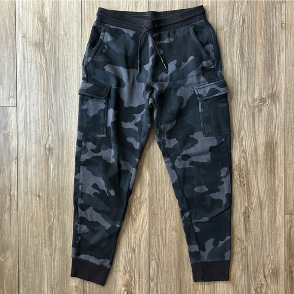 All in Motion | Black/Grey Camo Joggers (Small) - Picture 1 of 8